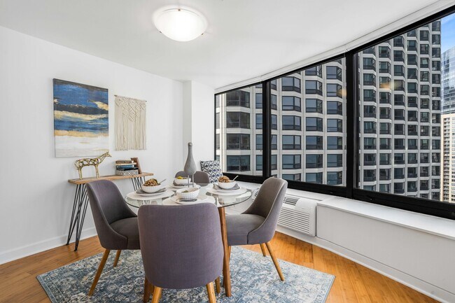 Foto del edificio - 155 N Harbor Dr
