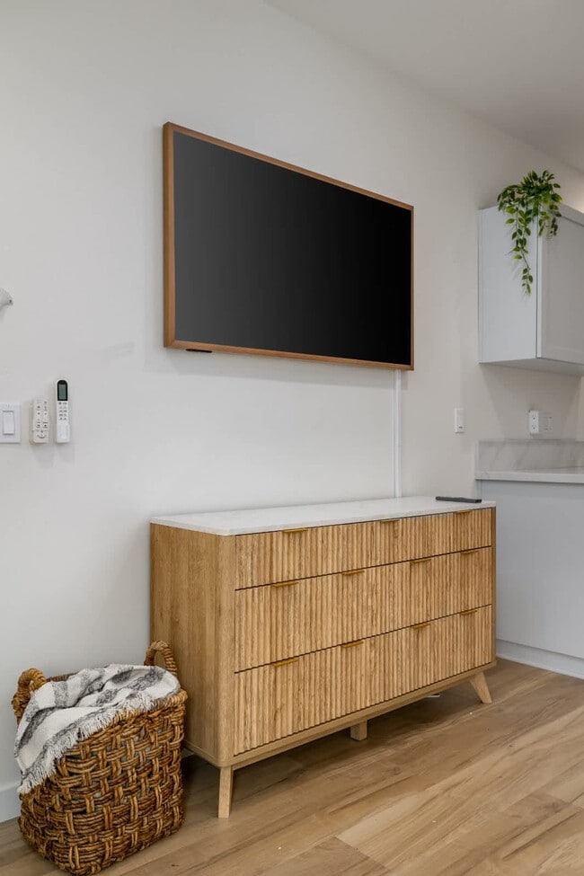 Foto del edificio - 4646 Robbins St