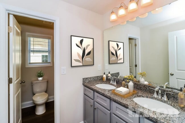 Interior Photo - Tricon Lake Norman
