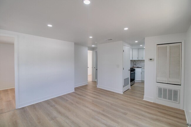 Foto del edificio - 236 N Oleander Ave