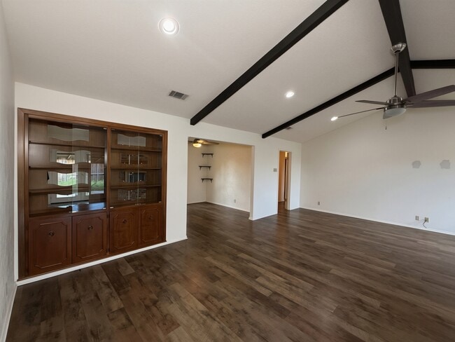 Foto del edificio - 925 Boone Dr