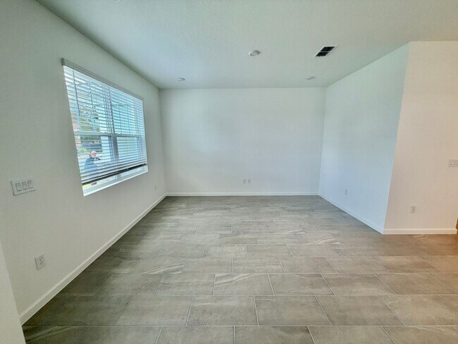 Foto del edificio - Winter Springs - 4 Bedroom, 2.5 Bathroom - $2795.00