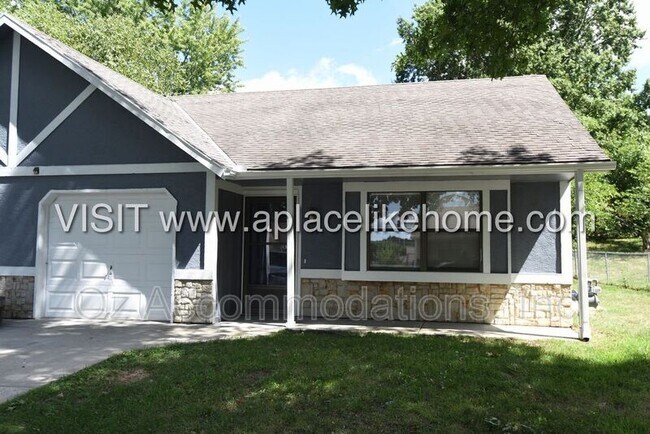 Building Photo - 119 SE Greystone Dr