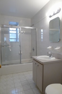 Building Photo - 1225 Avenue R