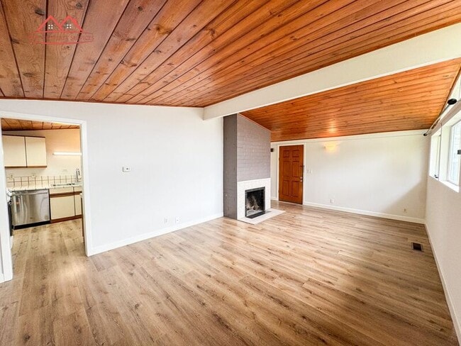 Building Photo - 18731 Hanna Dr