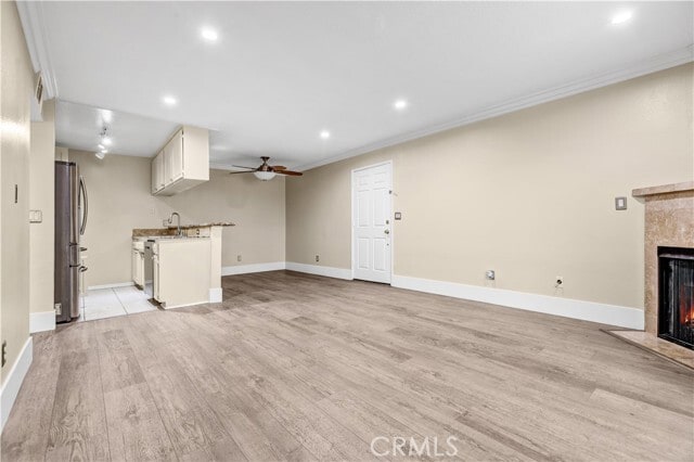 Foto del edificio - 7035 Woodley Ave