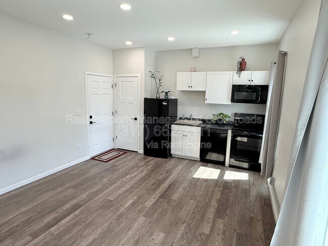 Foto del edificio - 104 E Main St