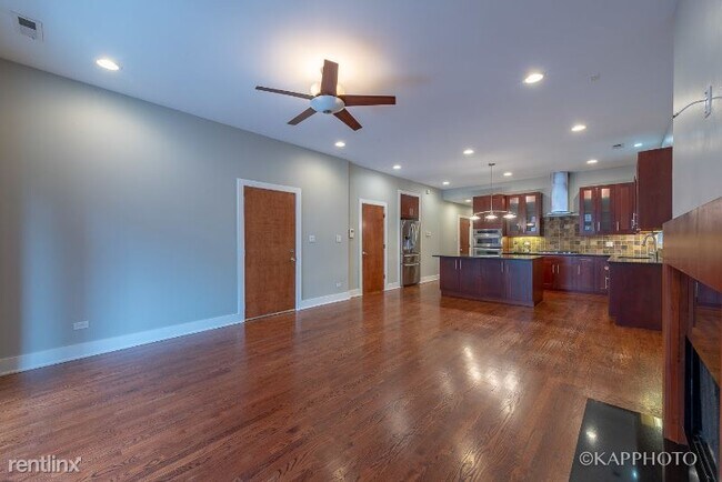 Foto del edificio - 1242 W Jackson Blvd