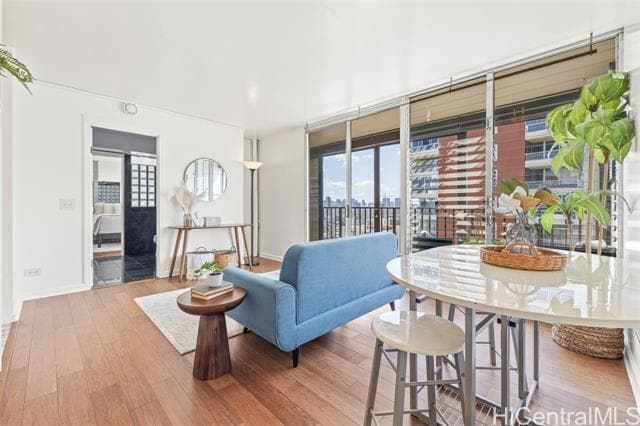 Building Photo - 2754 Kuilei St