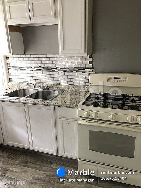 Foto principal - 5 br, 2 bath House - 132 Jefferson Ave