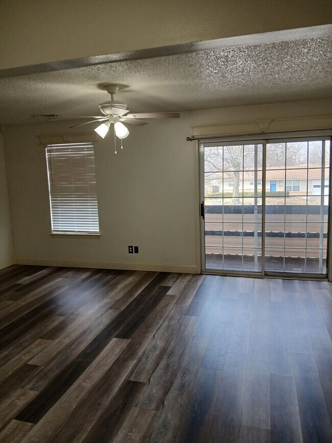 Building Photo - 2409 Texas Ave