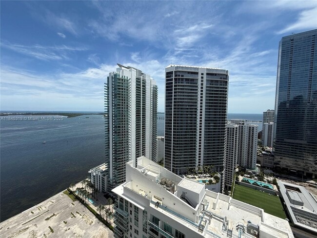 Building Photo - 1200 Brickell Bay Dr