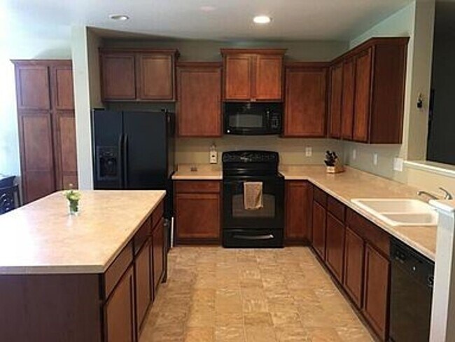Building Photo - Beautiful 4B/3B Home in Frederick with Hug...
