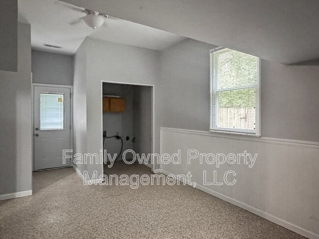 Building Photo - 101 Martha Ct