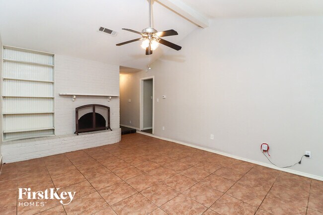 Foto del edificio - 2259 Shady Brook Dr