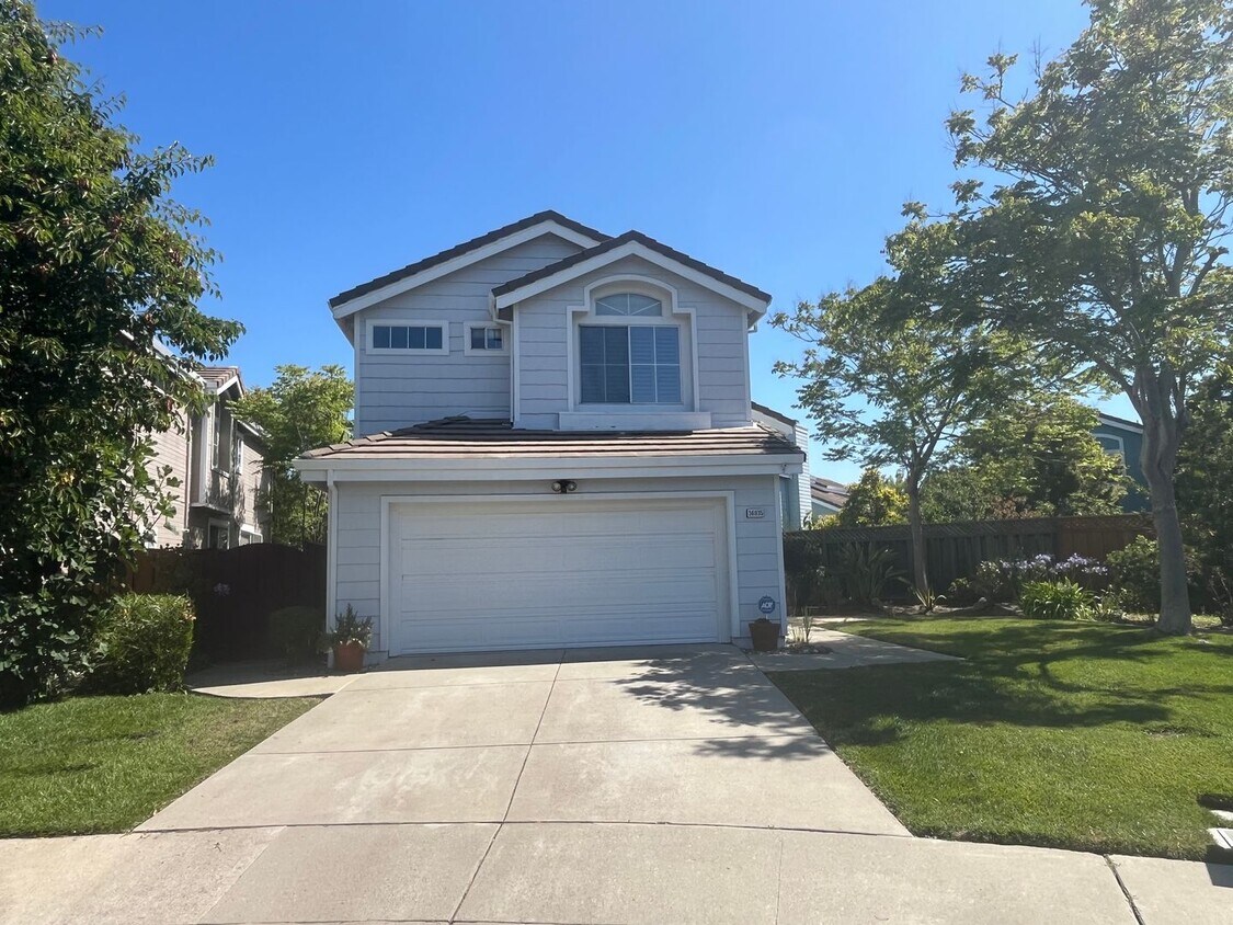 Primary Photo - Newark Home is in perfect area for commuti...