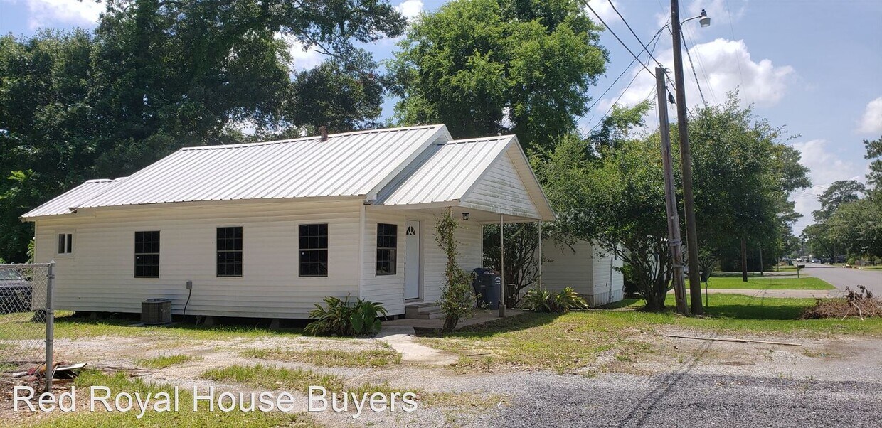 1814 E Lafayette St, Abbeville, LA 70510 House Rental in Abbeville, LA