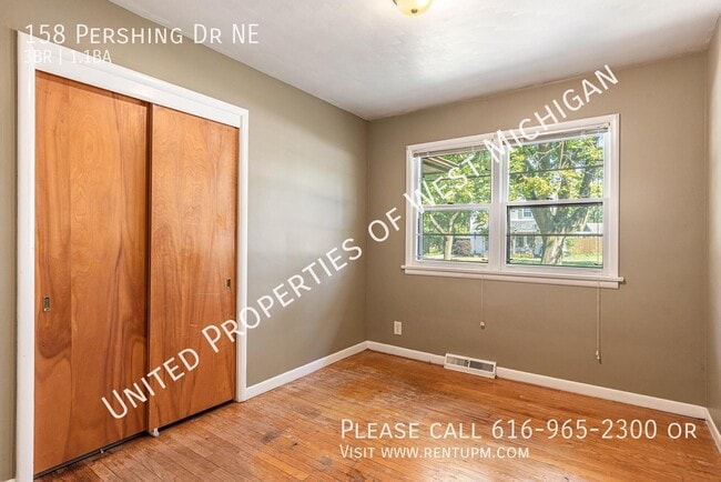 Building Photo - 158 Pershing Dr NE