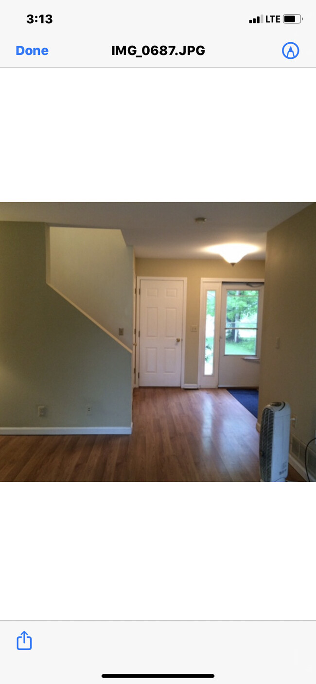 Looking from living room toward front door - 1212 Williams St