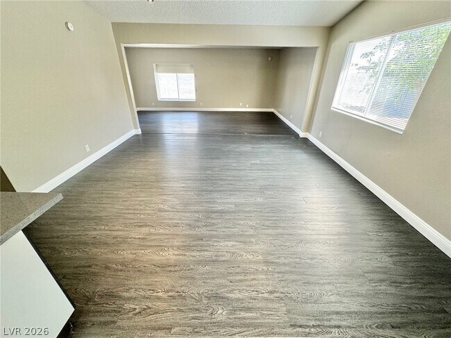 Foto del edificio - 6323 Silverfield Dr