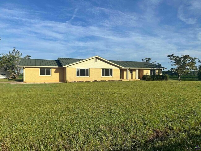 Foto del edificio - 991 Ross Rd