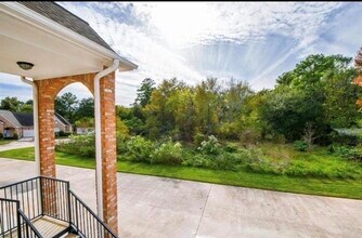 Building Photo - 12755 Mill Ridge Dr