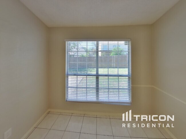 Building Photo - 3209 Roddy Dr