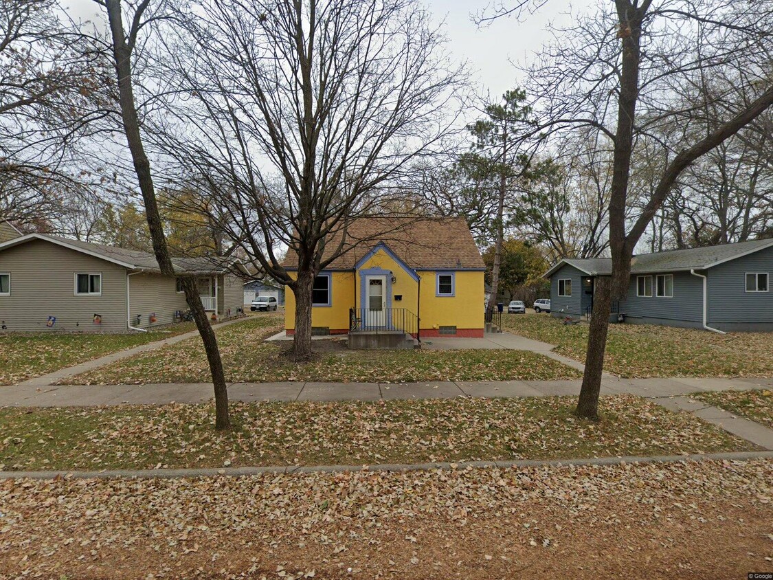 Primary Photo - 414 4th Ave NE