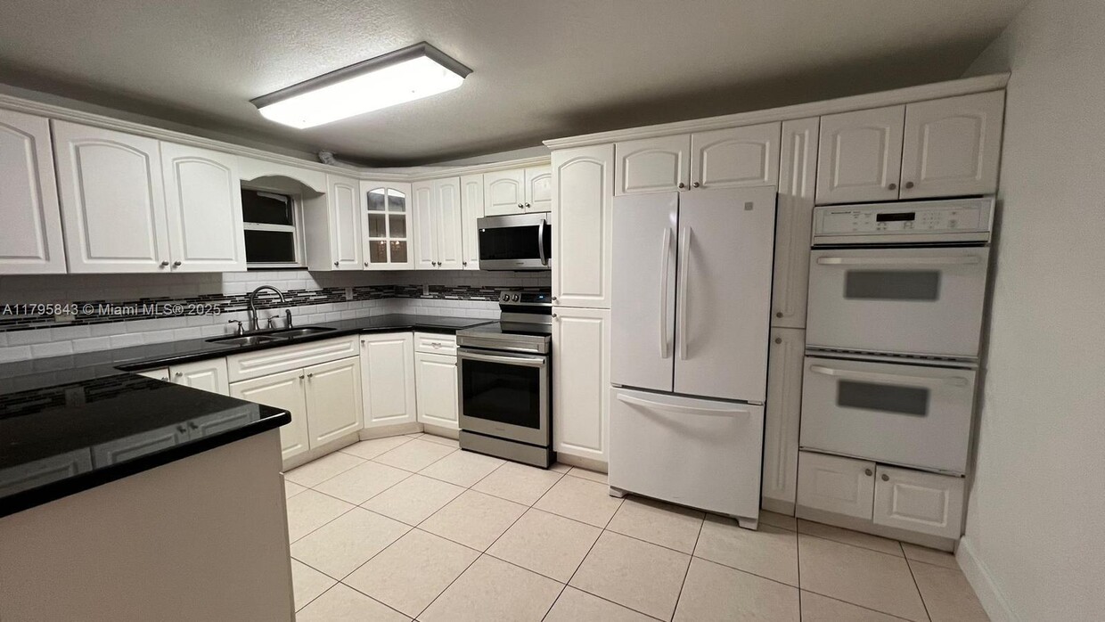 Foto principal - 4722 NW 192nd Terrace
