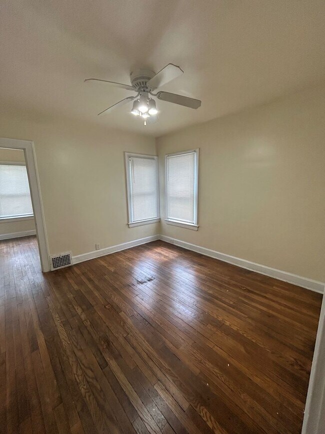 Foto del edificio - 1547 Hillcrest Rd