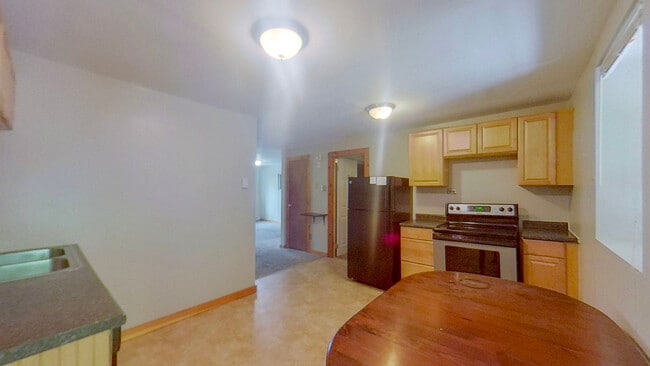 Building Photo - 162 10th St