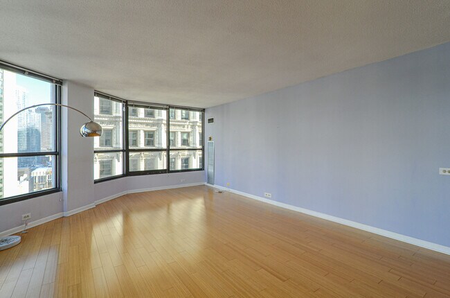 Building Photo - 405 N WABASH Ave