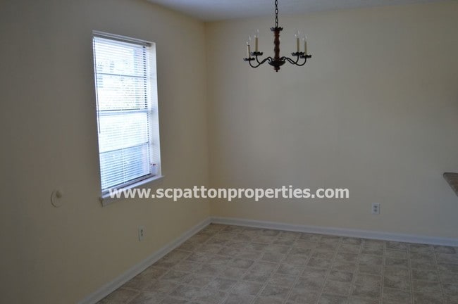 Building Photo - 7 Loquat Ct