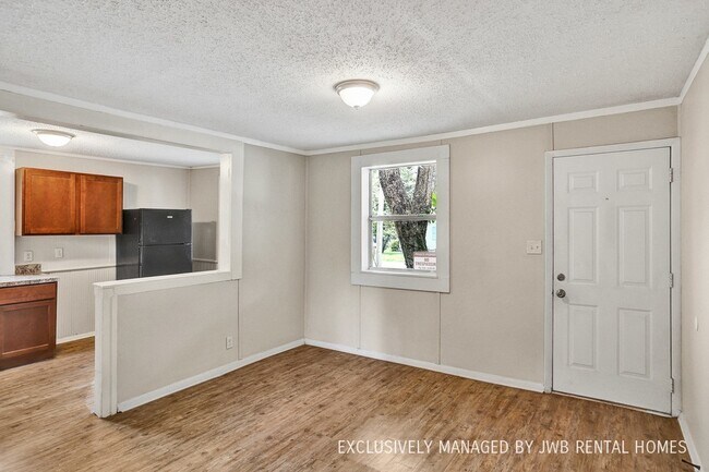 Building Photo - 3112 Rosselle St