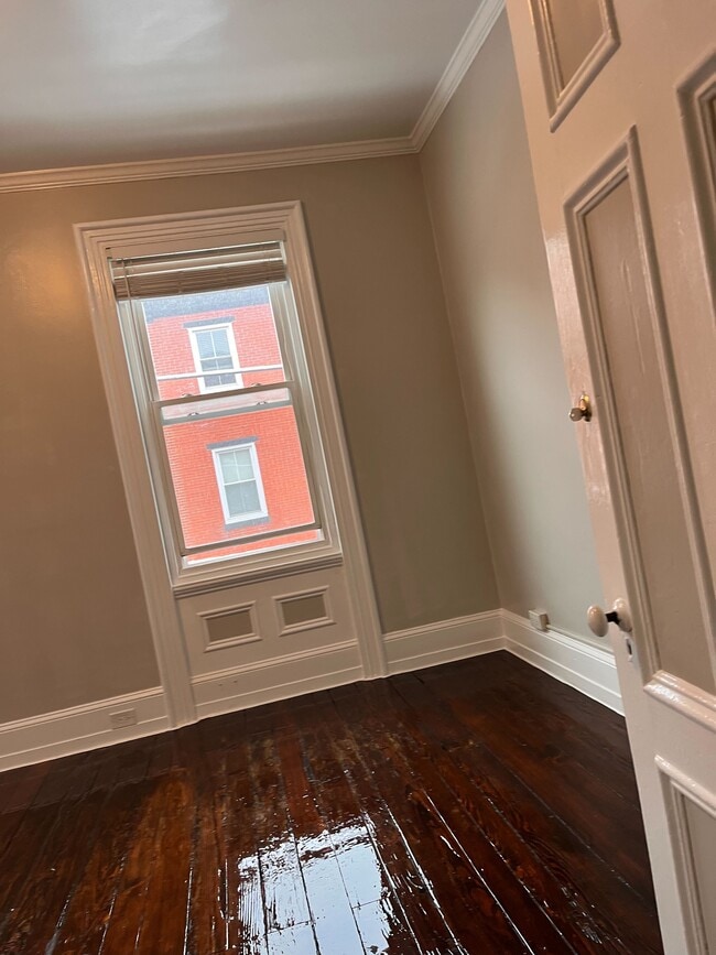 Building Photo - 1506 Swain St