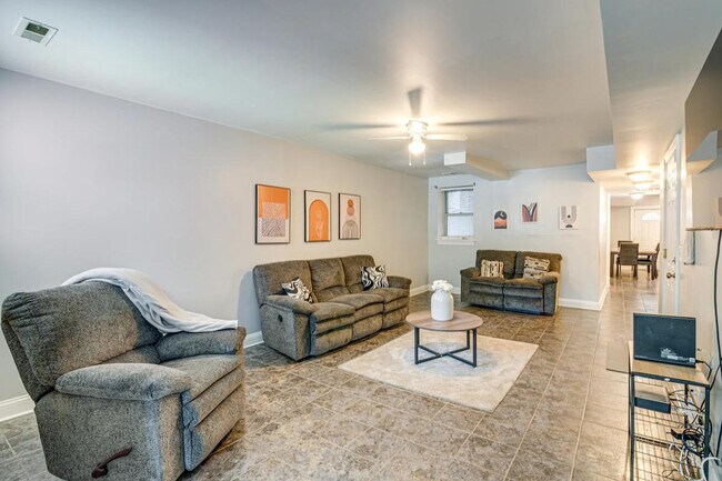 Foto del edificio - 6210 S Evans Ave