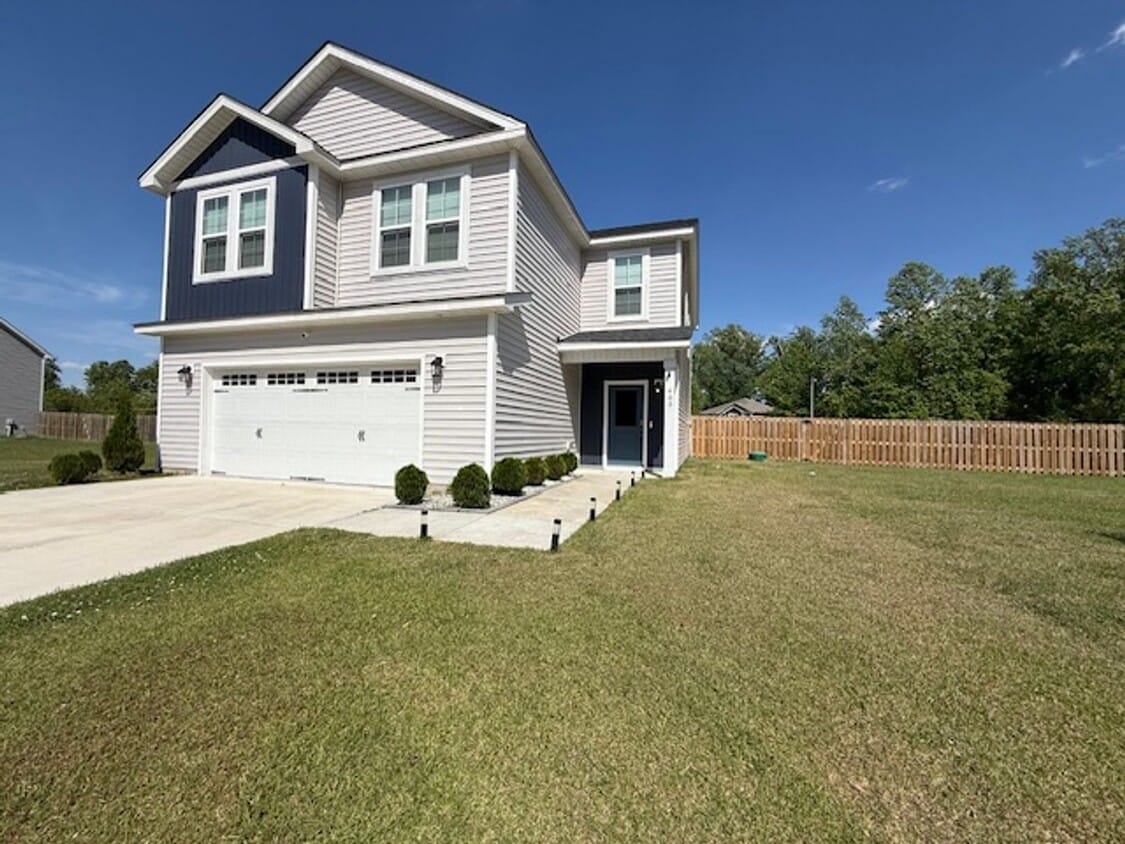 Building Photo - Fieldstone Crossing