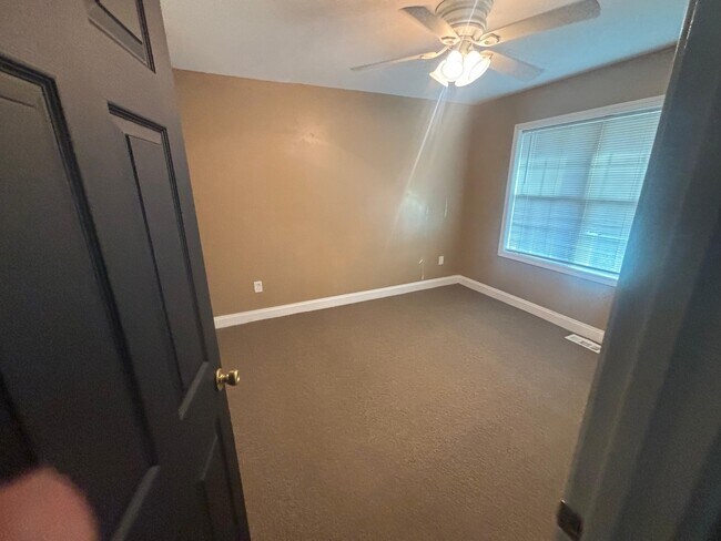 Foto del edificio - 2979 Laney Ave