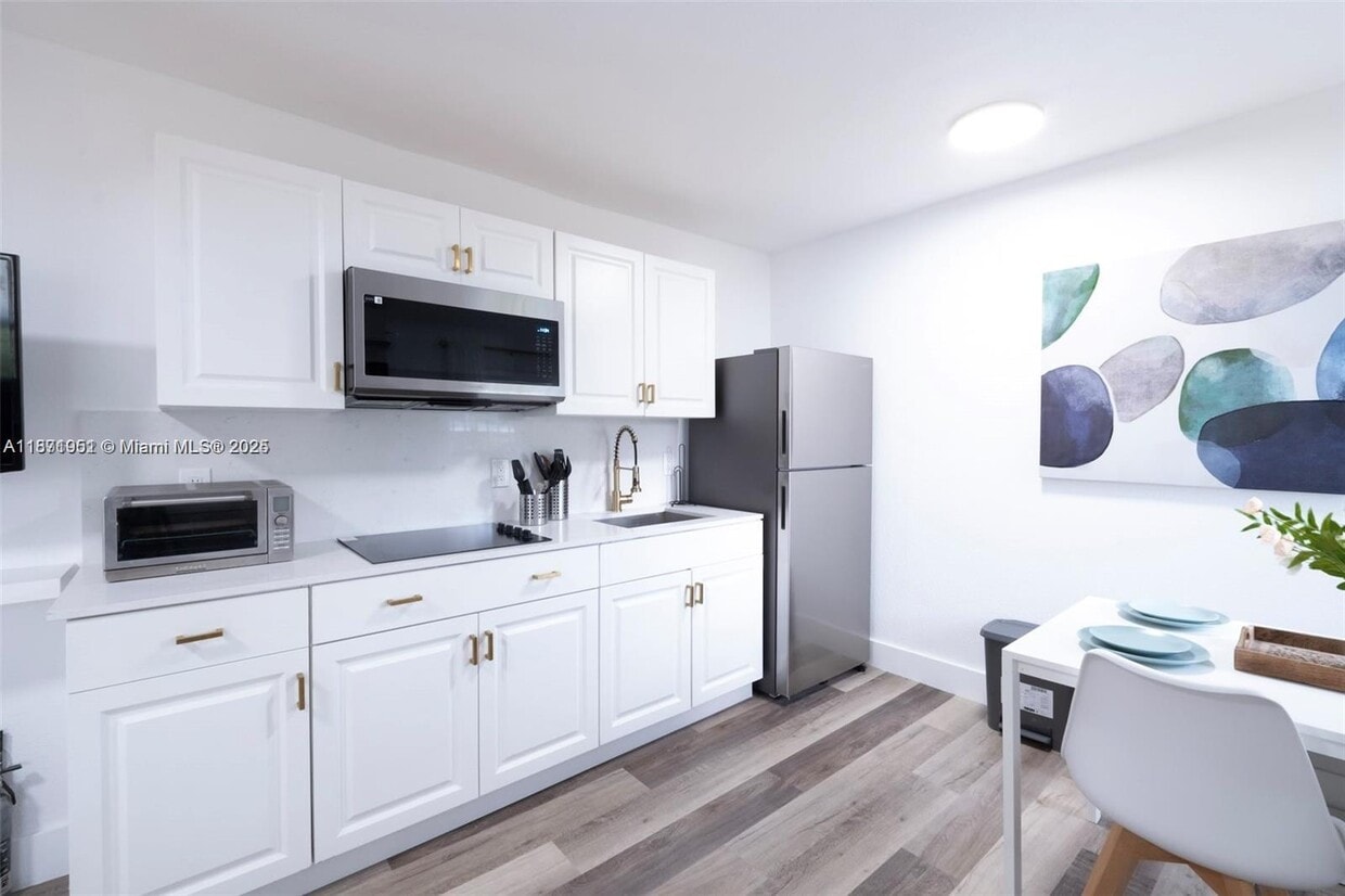 Foto principal - 790 NW 60th St
