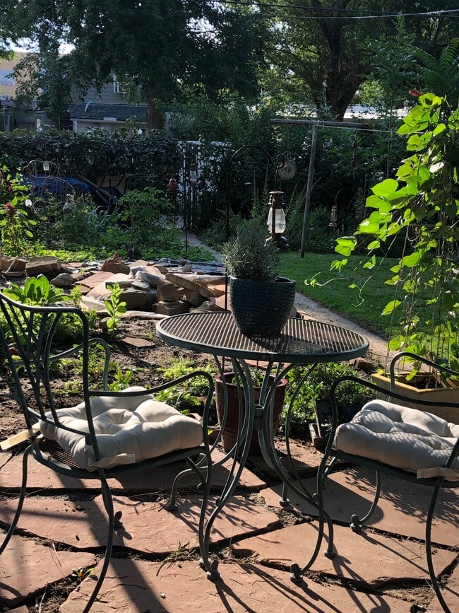 back patio cafe table - 4155 N Raleigh St