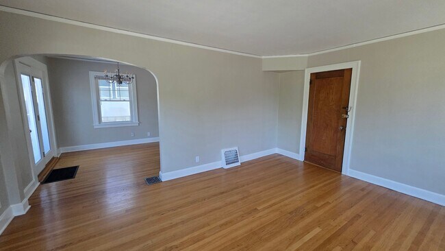 Foto del edificio - 1432 W 48th St