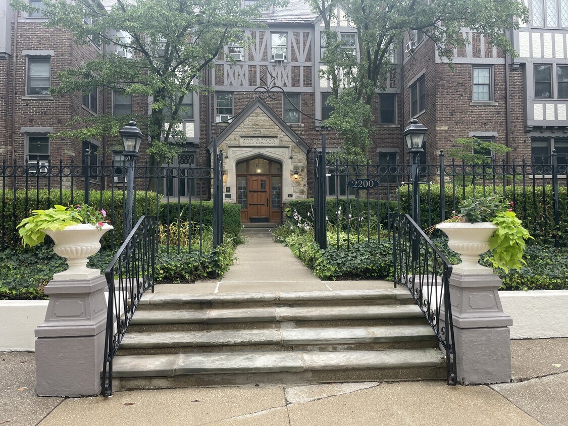 Primary Photo - 2200 Scottwood Ave