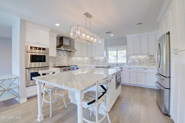 Building Photo - 1246 La Jolla Dr