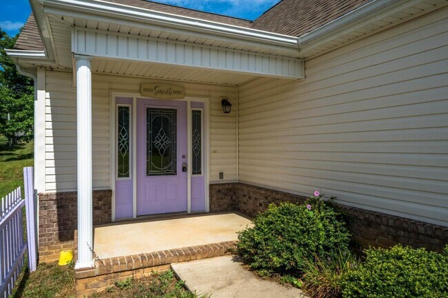 Building Photo - 148 W Wilkshire Pl, Bristol Tn 37620