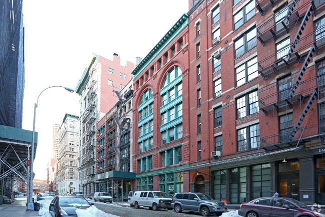 Building Photo - 152 Franklin St