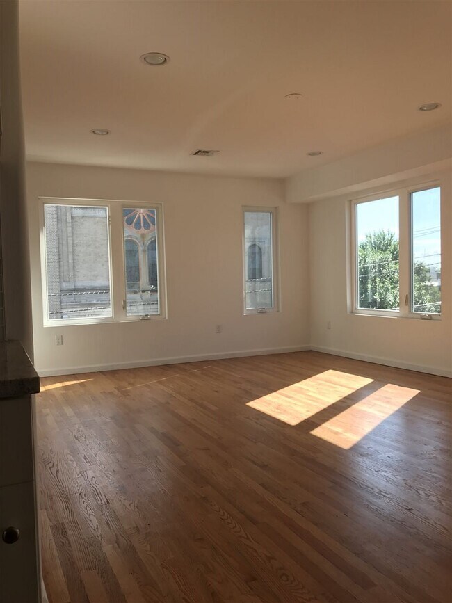 Foto del edificio - 570 66th St