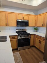 Building Photo - 2305 W Horizon Ridge Pkwy