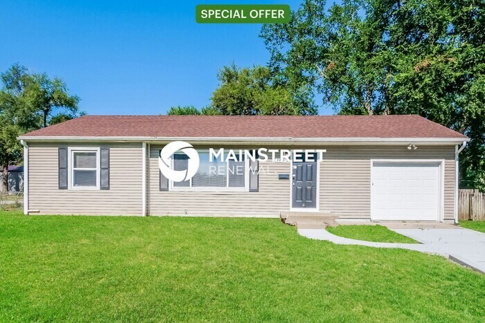 Foto principal - 3 Bedroom Pet-Friendly Home in Kansas City...
