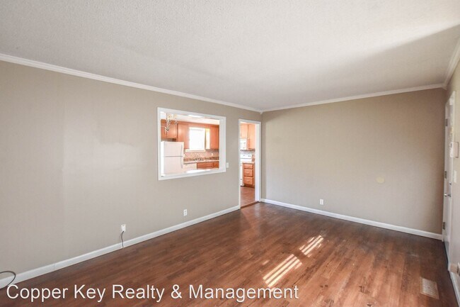 Building Photo - 3 br, 1 bath House - 803 Lutz Lane