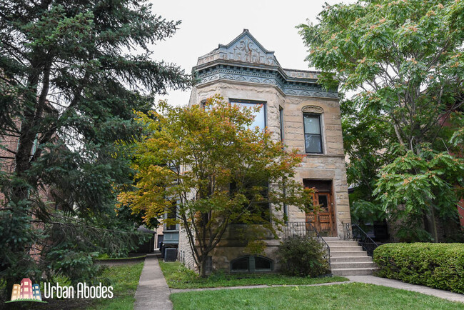 Building Photo - 4416 N Damen Ave